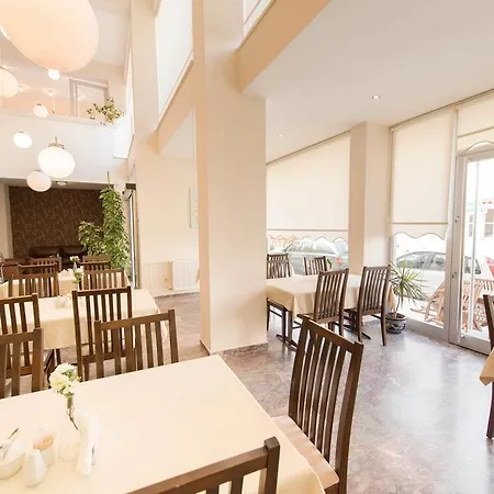 Apartmanhotel Ileri & *