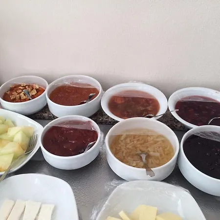 Ileri & Lägenhetshotell Çeşme