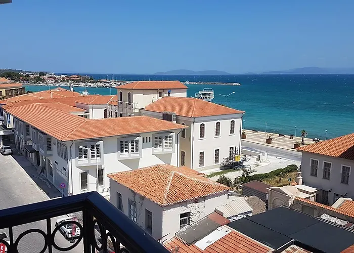 Ileri & Lägenhetshotell Çeşme
