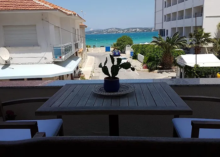 Ileri & * Çeşme